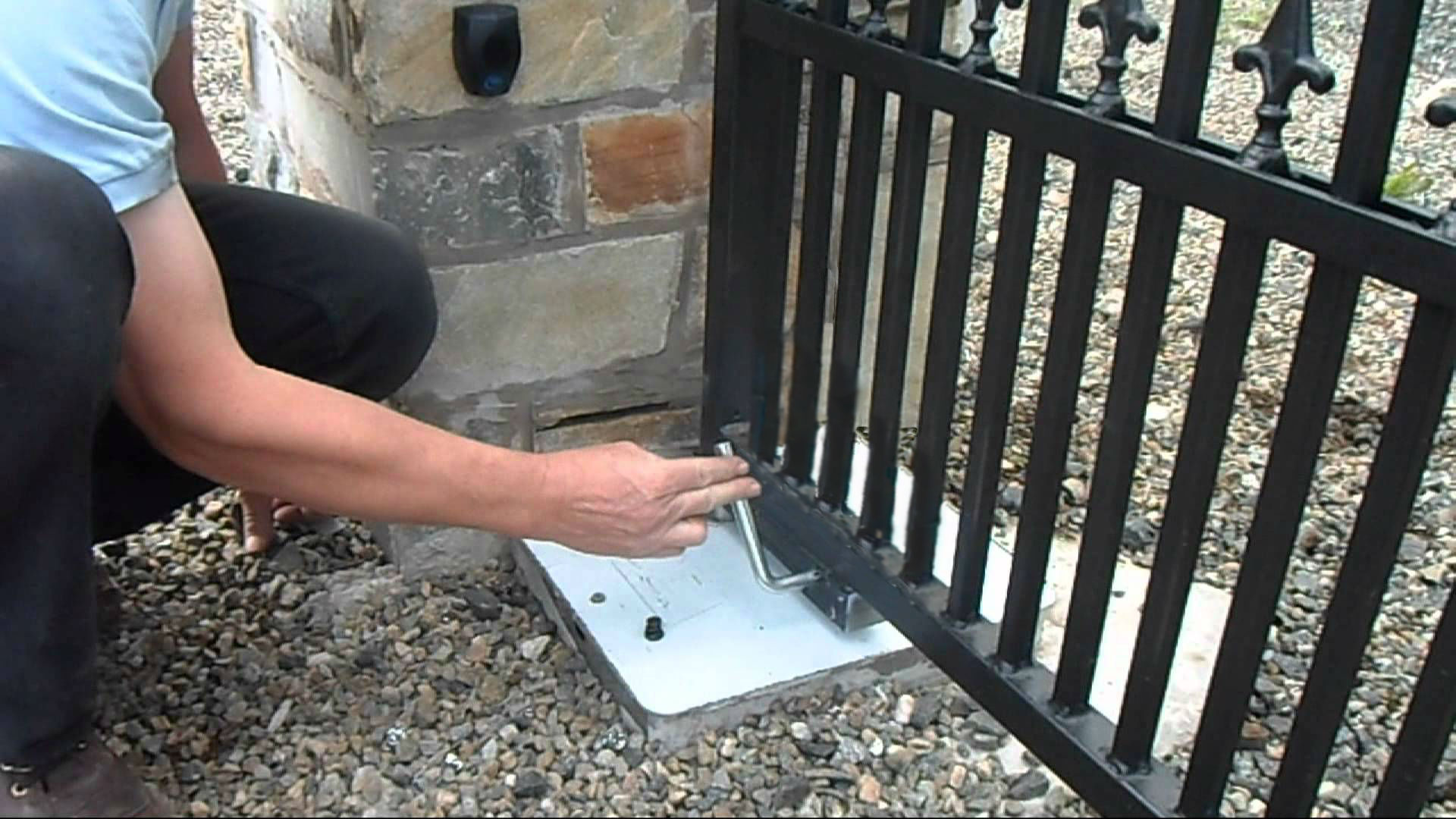 Safe gate manual release system